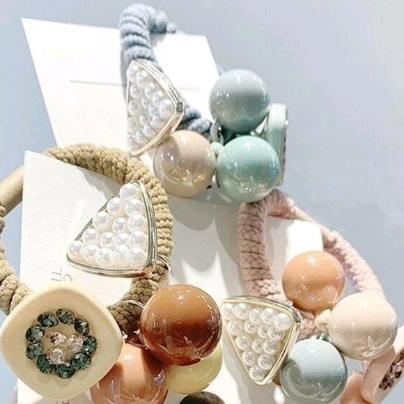 Anthropologie Accessories - ANTHROPOLOGIE RHINESTONE BAUBLE SET OF 3 HAIR TIES (1)